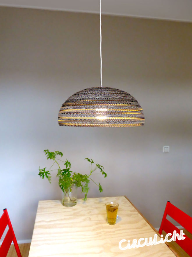 Circulicht-kartonnen-eettafel-lamp-claro-light-style-front